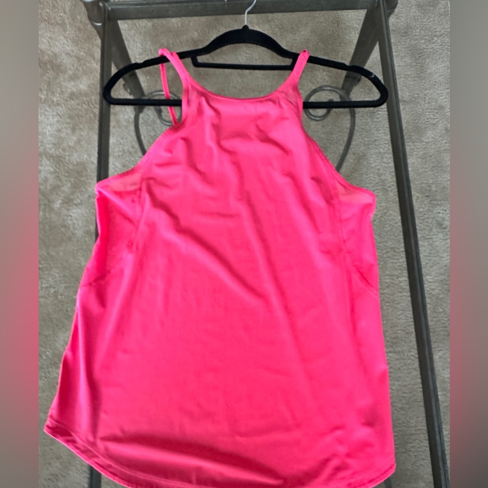 Lululemon top hot pink